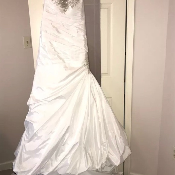 Brand new David’s bridal wedding dress - Picture 3 of 7